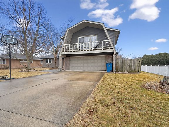 2nd image of 1380 Sommerset Way