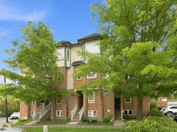 125 Tall Pines Point, Ottawa, ON K2H 1H1