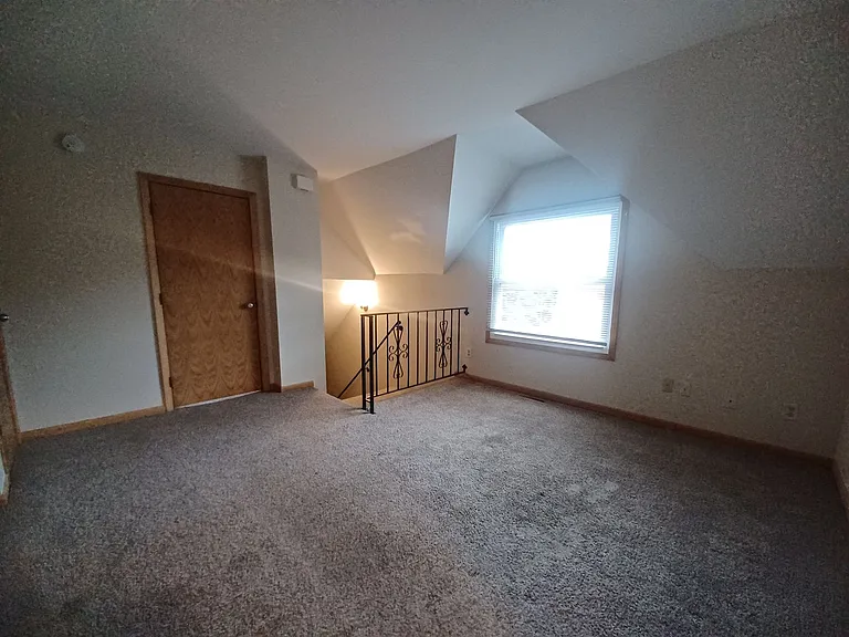 409 Fairview Ave N — Photo 7