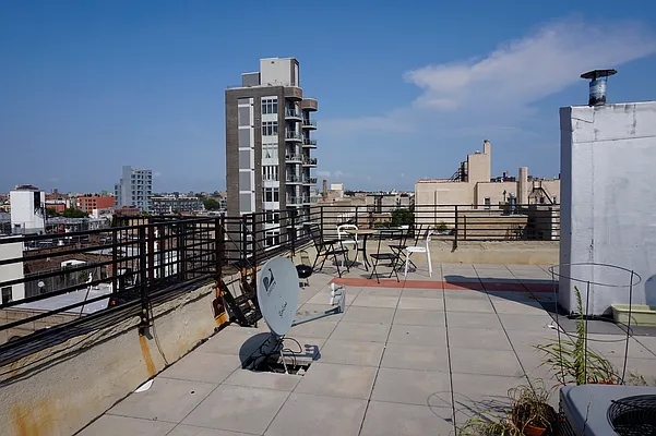 Rented by EXR | media 19