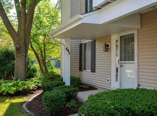 445 Old Surrey Rd #0, Hinsdale, IL 60521