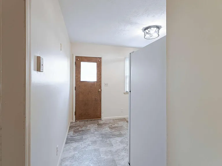4010 Lewis Ave — Photo 6