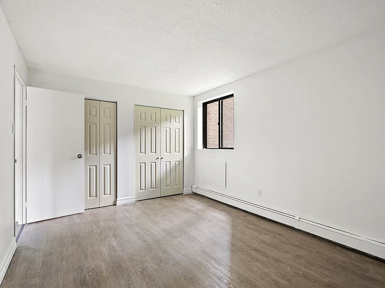 1270 Webster St — Photo 12