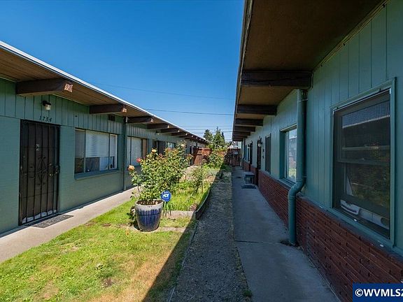 4th image of 1734 1748 Center St NE