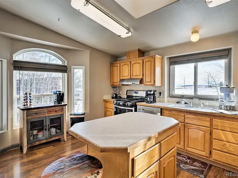 443 Vine Rd — Photo 6