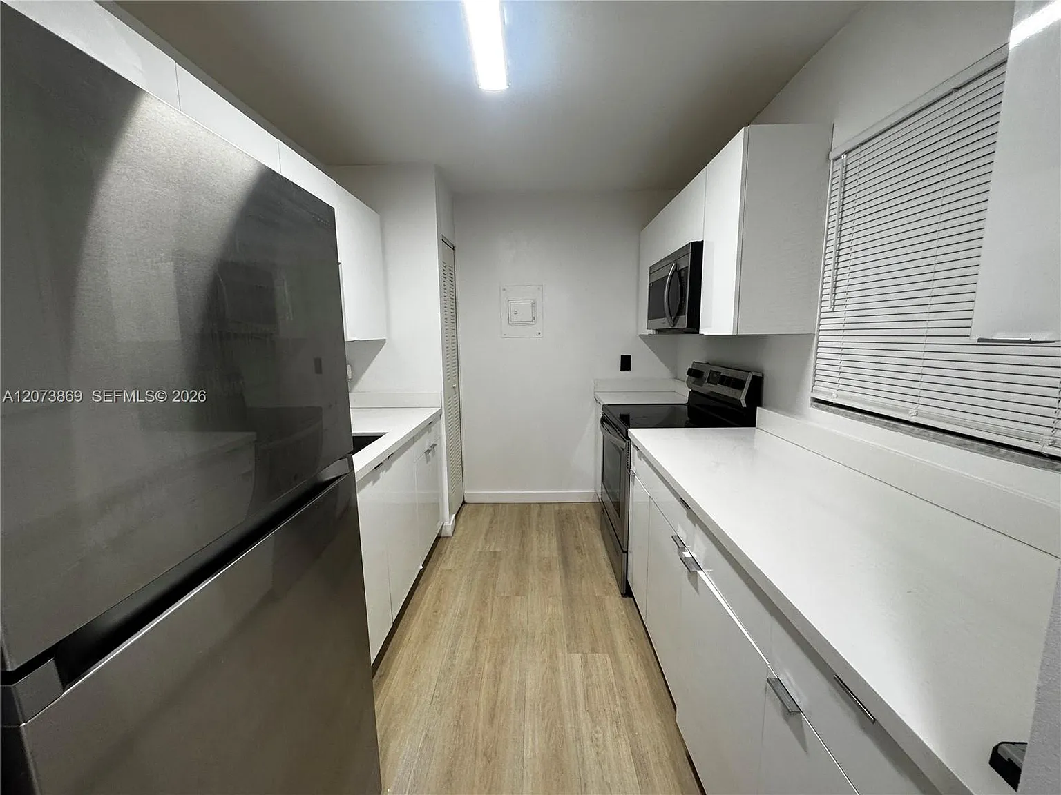 Riviera Terrace Condo — Photo 3