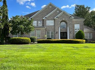 16 Round Hill Rd, Jackson, NJ 08527