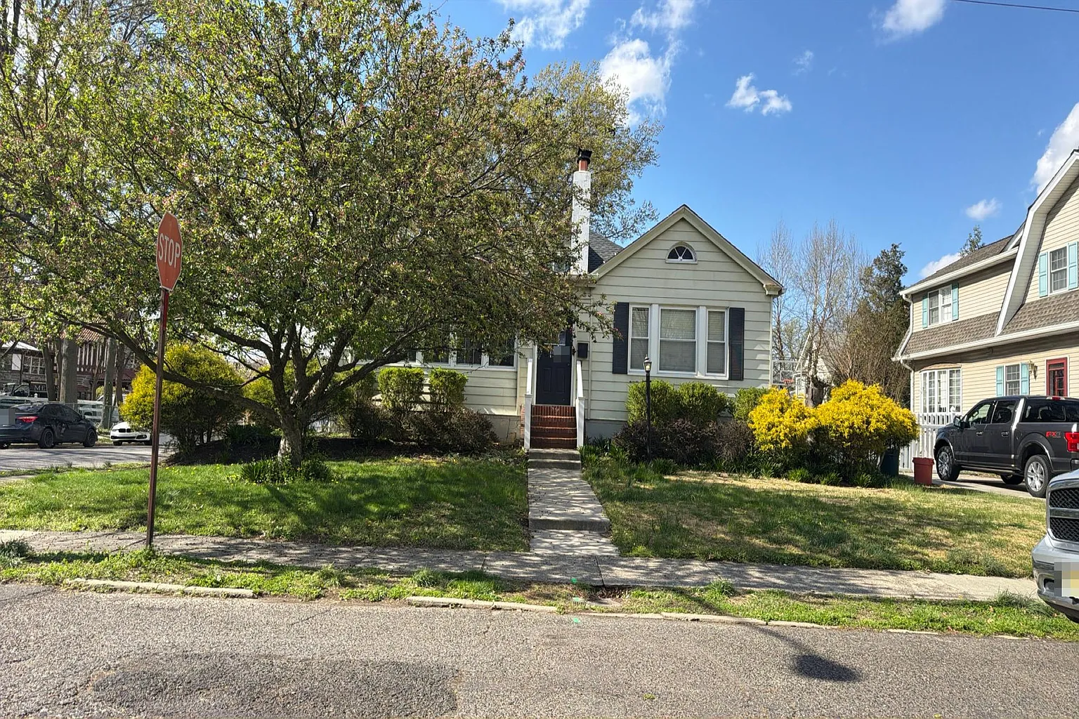 1121 Eldridge Ave photo 1