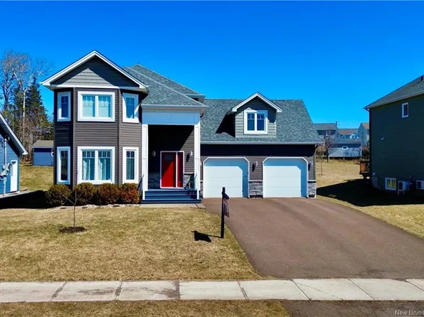 215 Lady Russell St, Moncton, NB E1E 0C5