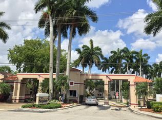 11669 NW 11th St, Pembroke Pines, FL 33026