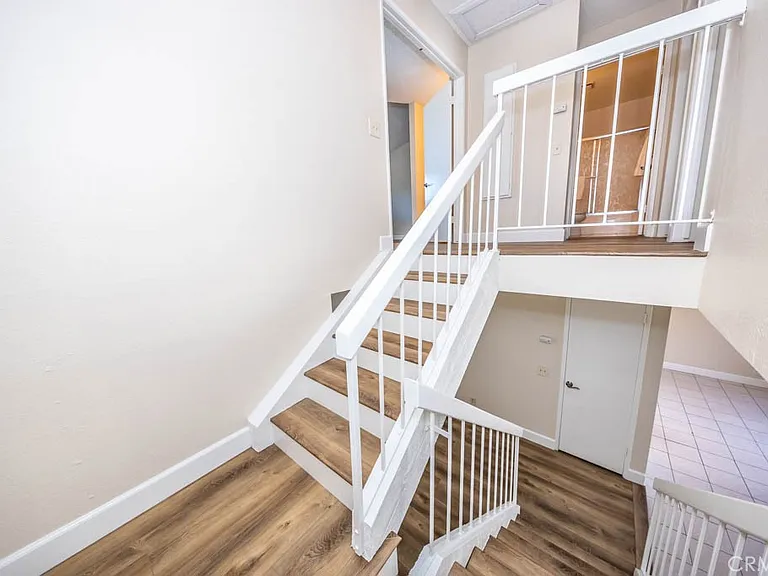 21 Ashbrook #102 — Photo 24