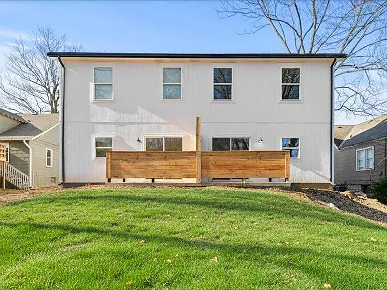 919 S Noland Rd — Photo 17