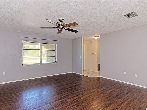 3rd image of 1410 Beacon Dr