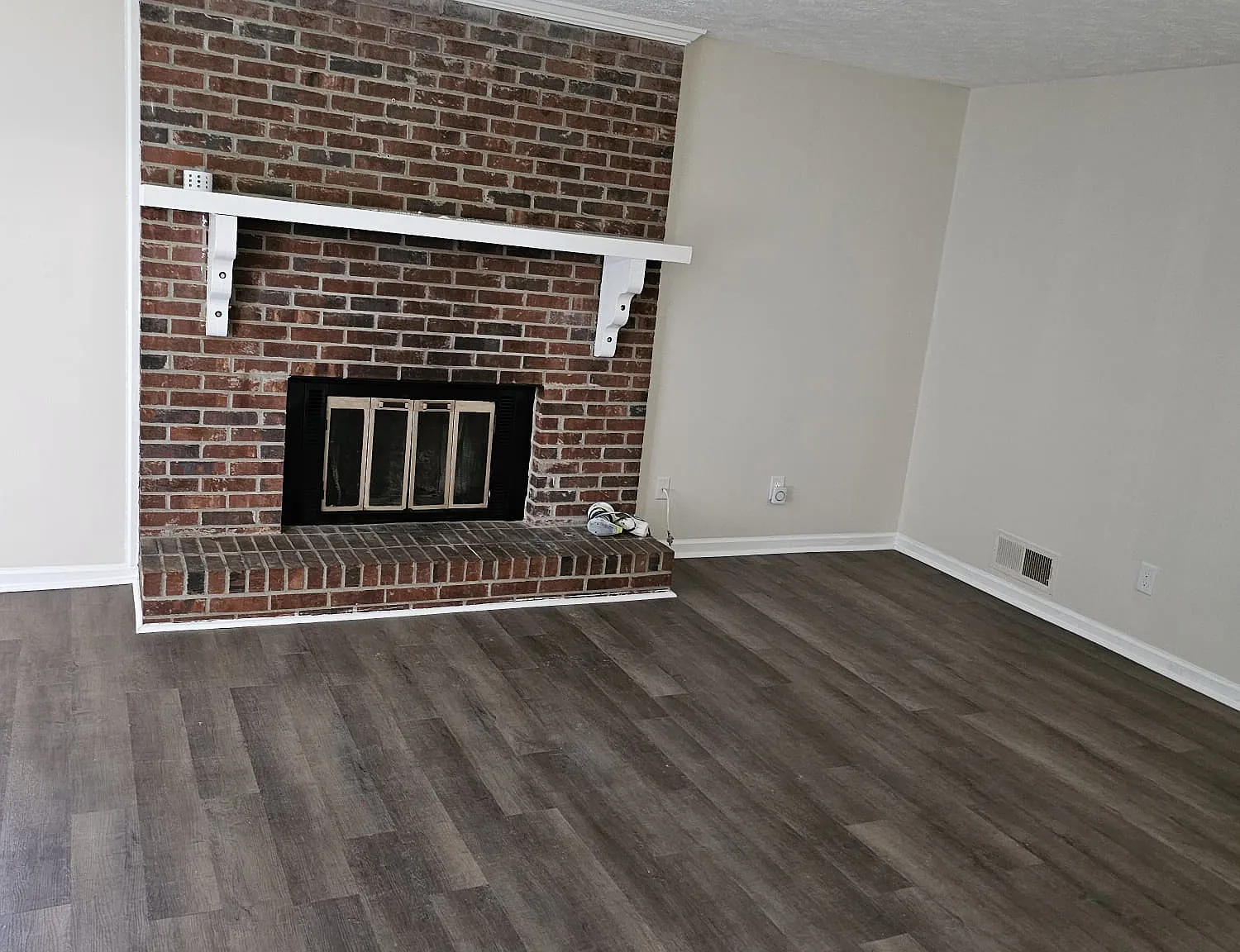 2 bed, 1090 sqft, $1,800 — Photo 3