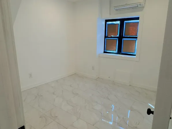 32 Radde Place image 15 of 27