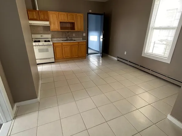 217 Delaware St, Elizabethport, NJ 07206