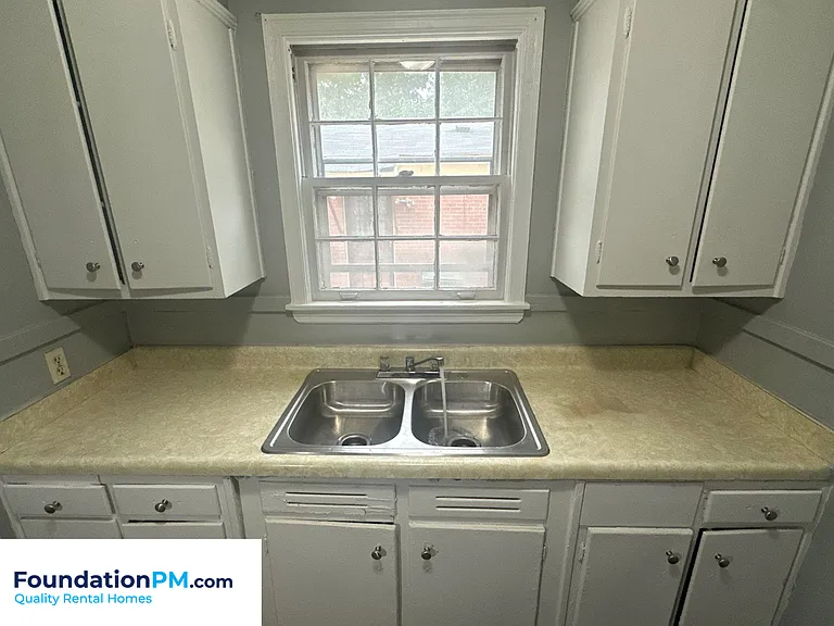 3324 Rosamond Ave — Photo 8