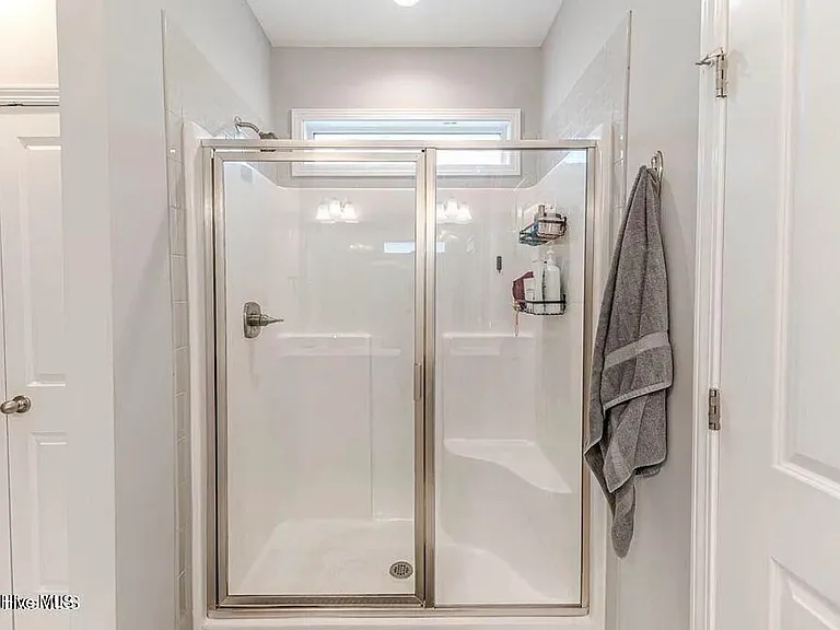 223 Burnside Dr — Photo 15