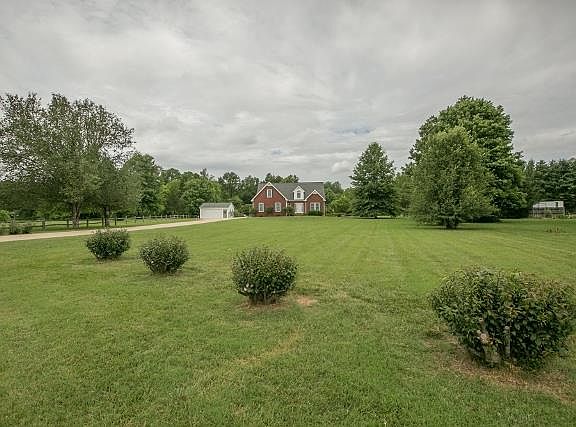 2nd image of 2020 Ivy Glen Dr