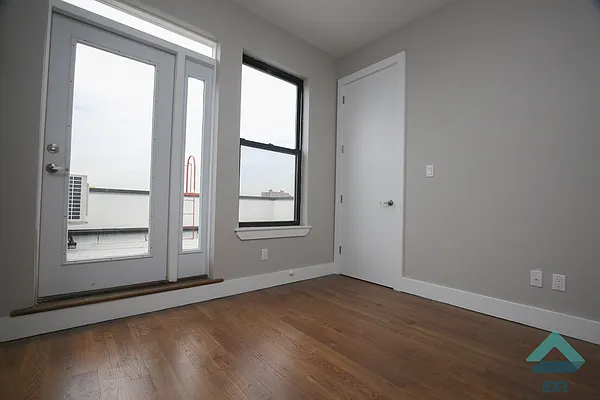 Rented by EXR | media 28