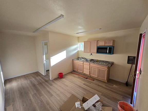 5th image of 1175 Cypress Ave #B
