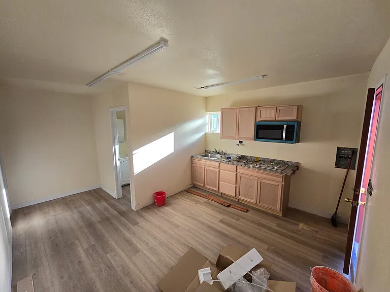 1175 Cypress Ave #B — Photo 5
