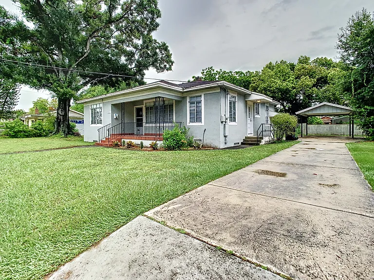 2211 Durham St — Photo 3