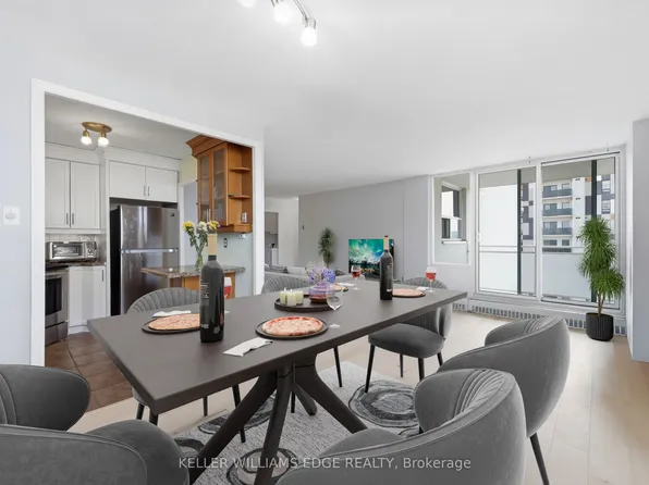 2345 Confederation Pkwy #703, Mississauga, ON L5B 2H3