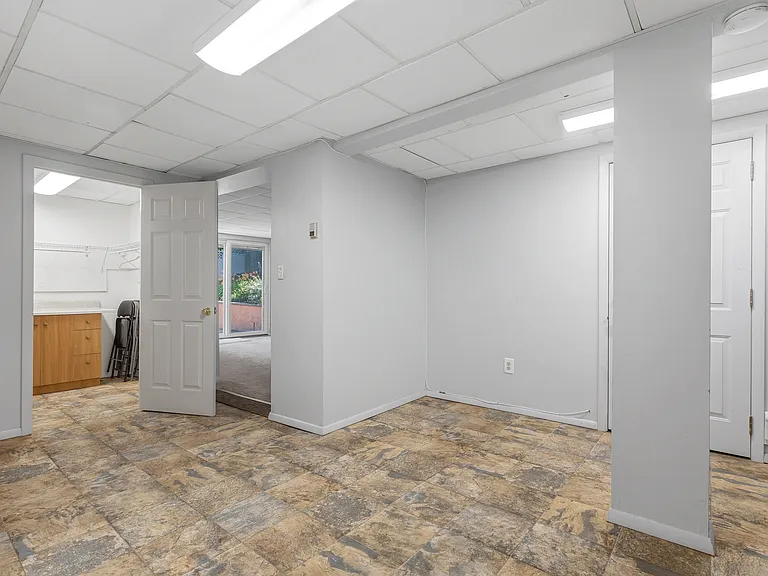 84 Page Ave — Photo 16