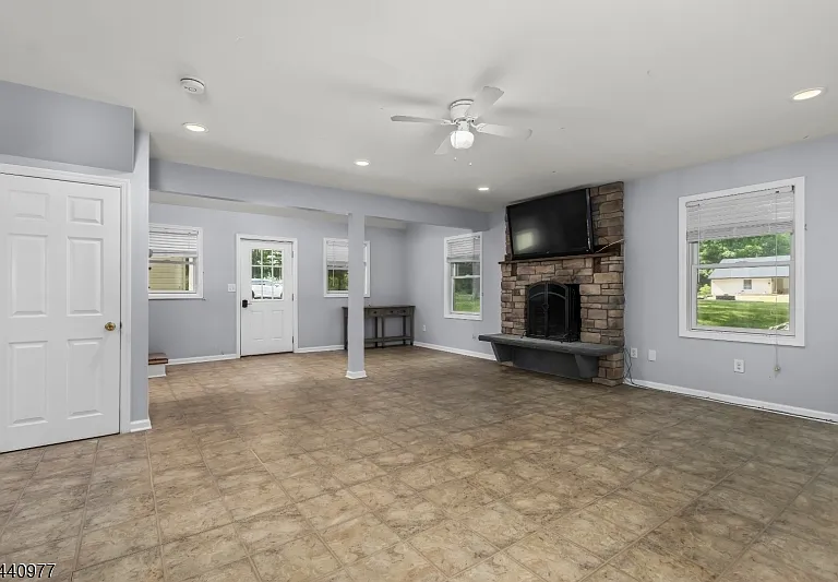 4 Gordon Ln — Photo 5