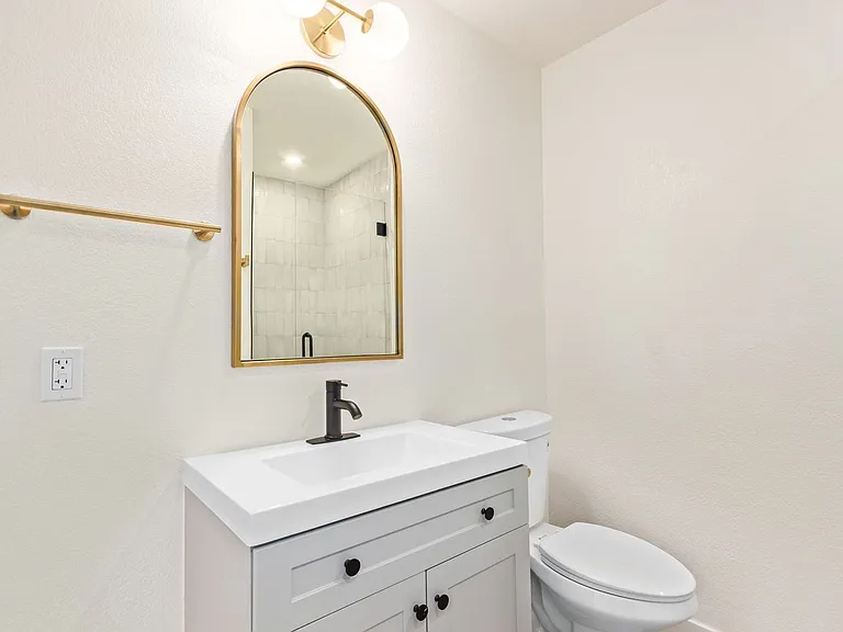 4641 N 8th Pl — Photo 24