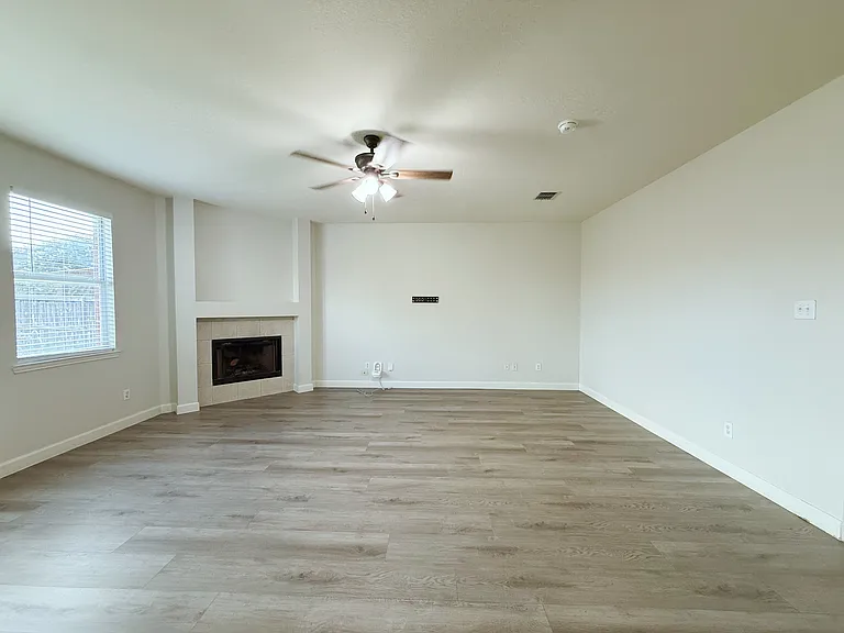 1916 Silver Leaf Dr — Photo 11