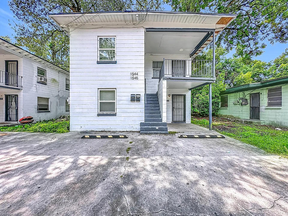 1546 Ella St #1546