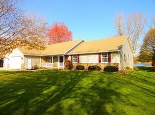 1400 Longtail Beach Rd, Suamico, WI 54173
