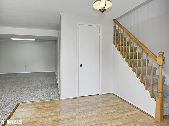 3rd image of 6106 Larkspur Dr