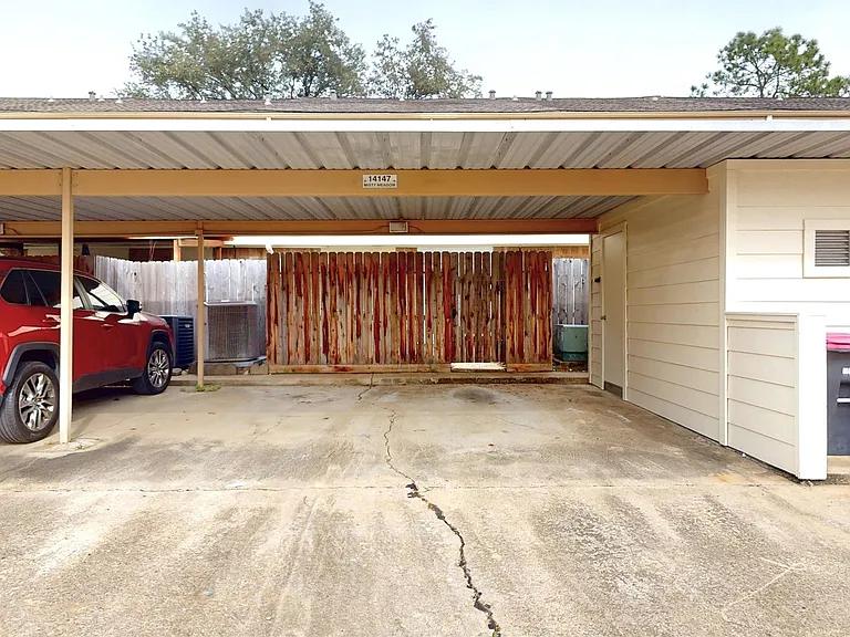 14147 Misty Meadow Ln — Photo 35