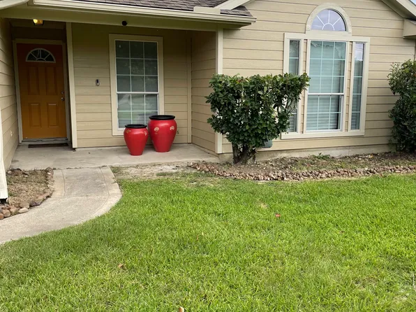 7222 Wade Rd, Baytown, TX 77521