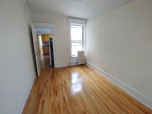 Rented by Halvatzis Realty | media 13