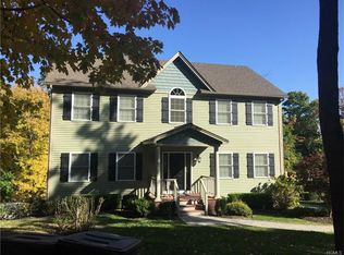 2 Dana Dr, Cornwall On Hudson, NY 12520