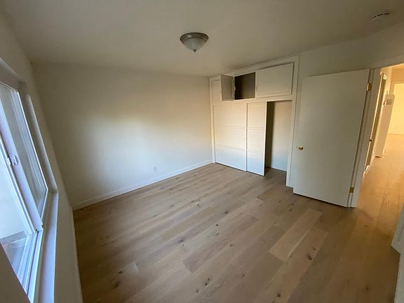 4th image of 733 Woodlawn Ave