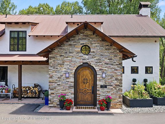 2nd image of 256 Twining Flats Rd