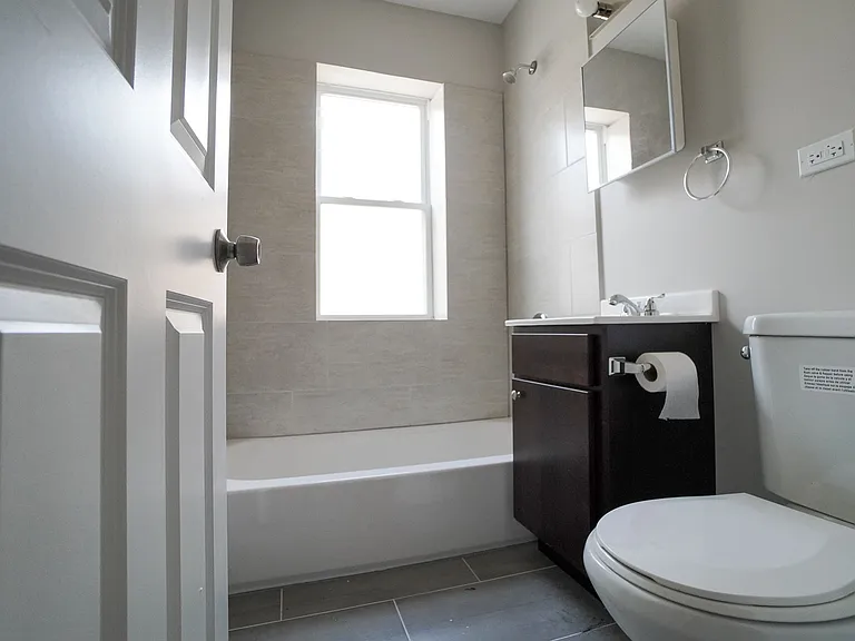 2415 E 78th St #1 — Photo 13