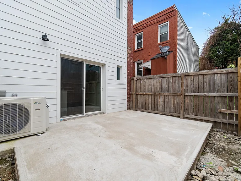 1238 Butterfield Way — Photo 9