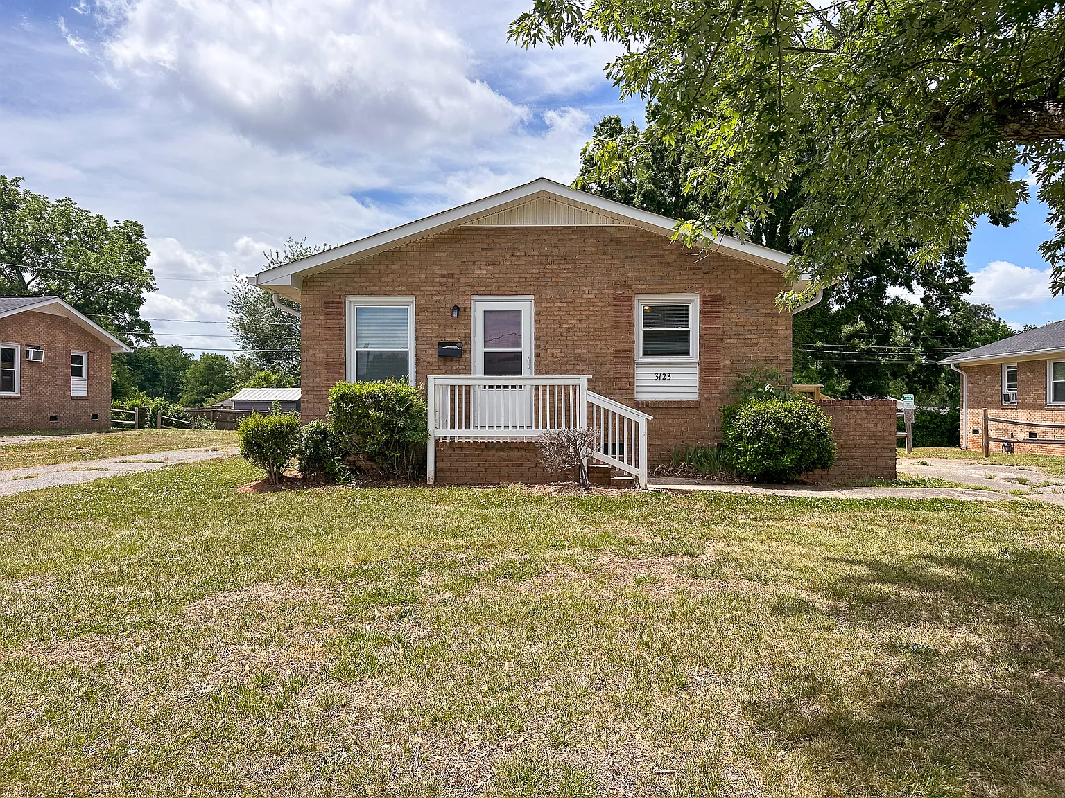 3121/3123 Fairbrook Drive - 2 — Photo 1