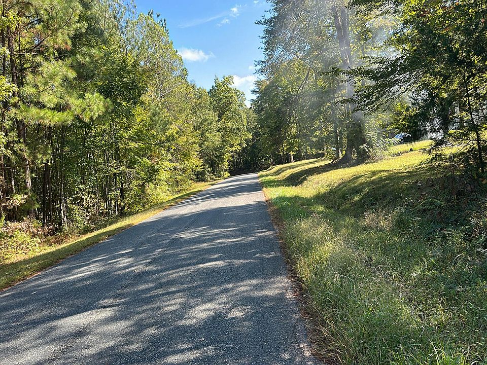 2nd image of 1911 Towler Rd