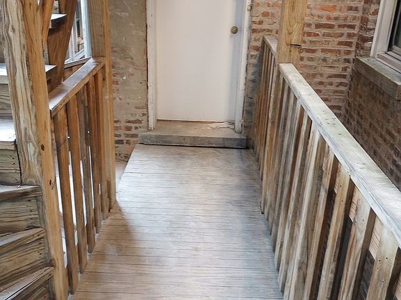 4th image of 5662 N Ridge Ave #2N