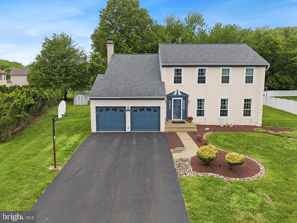 1st image of 2637 Woodsview Dr
