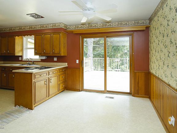 5th image of 5340 W G Ave