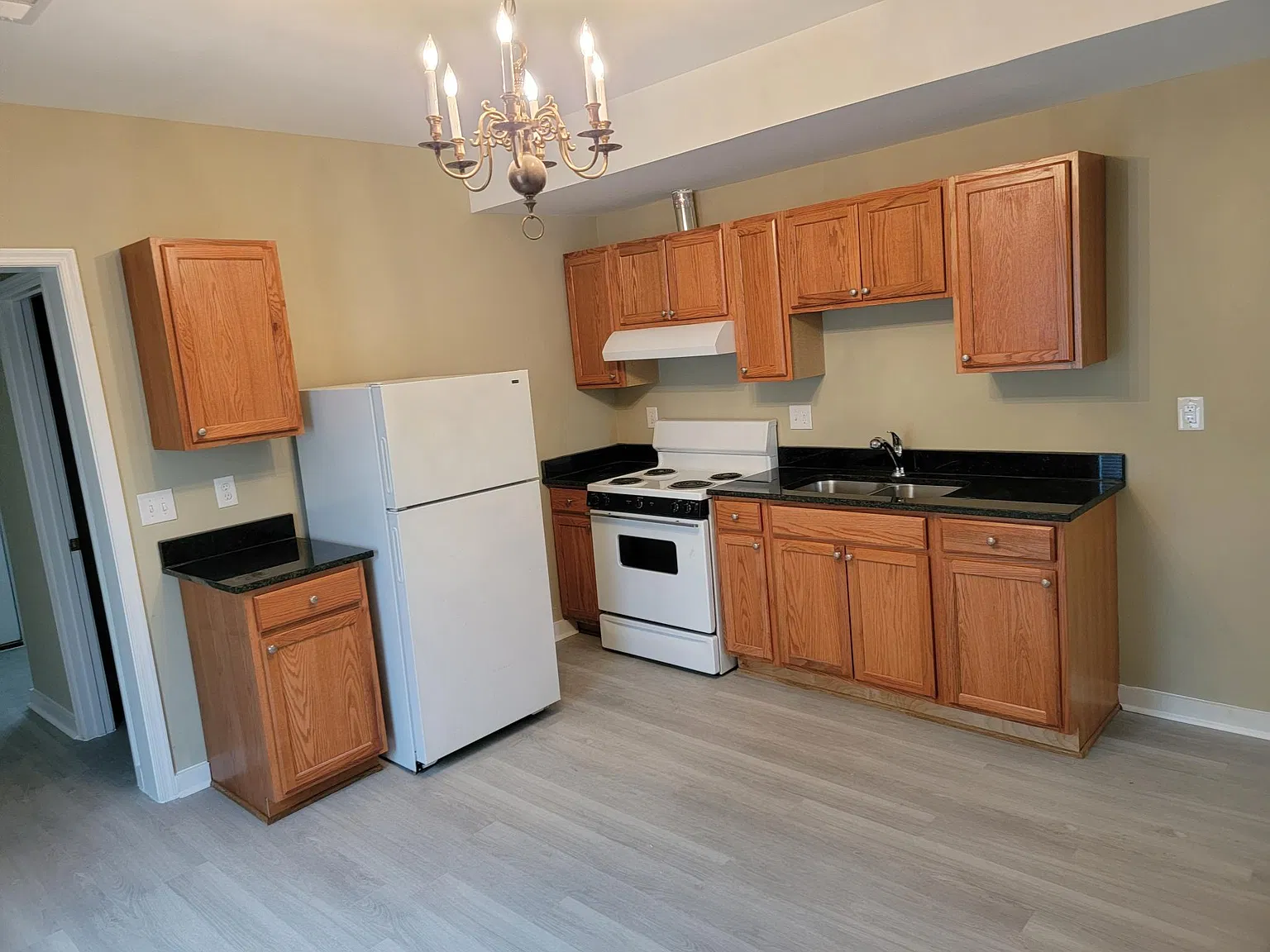 2 bed, 1080 sqft, $1,200 — Photo 3
