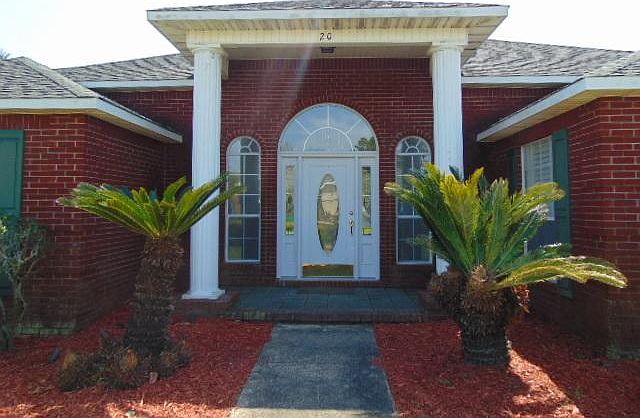 1st image of 20 Indian Bayou Dr